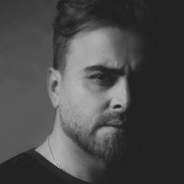آرین بهاری - Arian Bahari